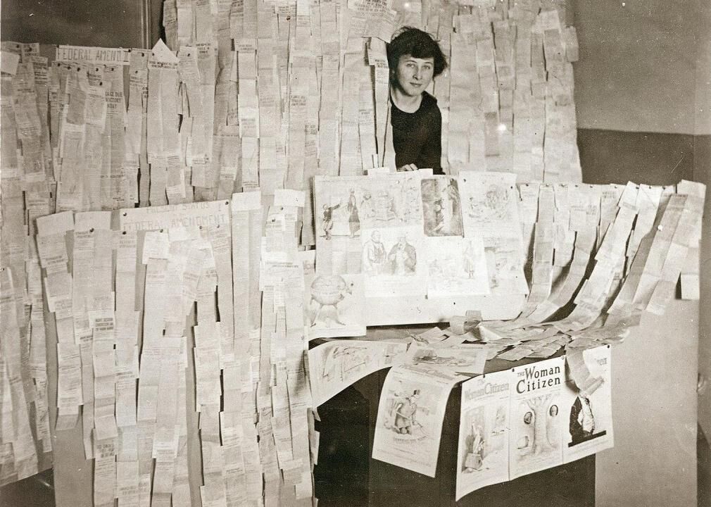 1920: The 19th Amendment becomes law